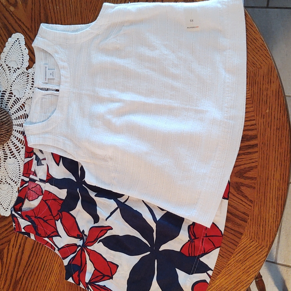 Liz Claiborne Set of No Sleeve Blouses XS